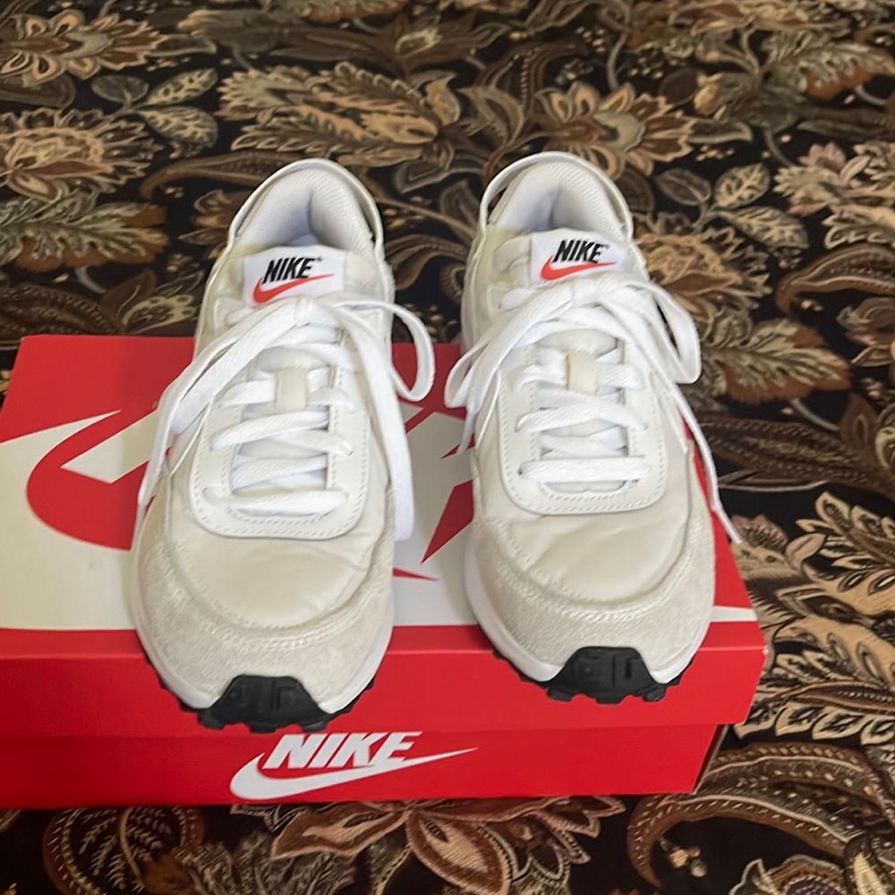 Women's Waffle Debut Retro Sneaker